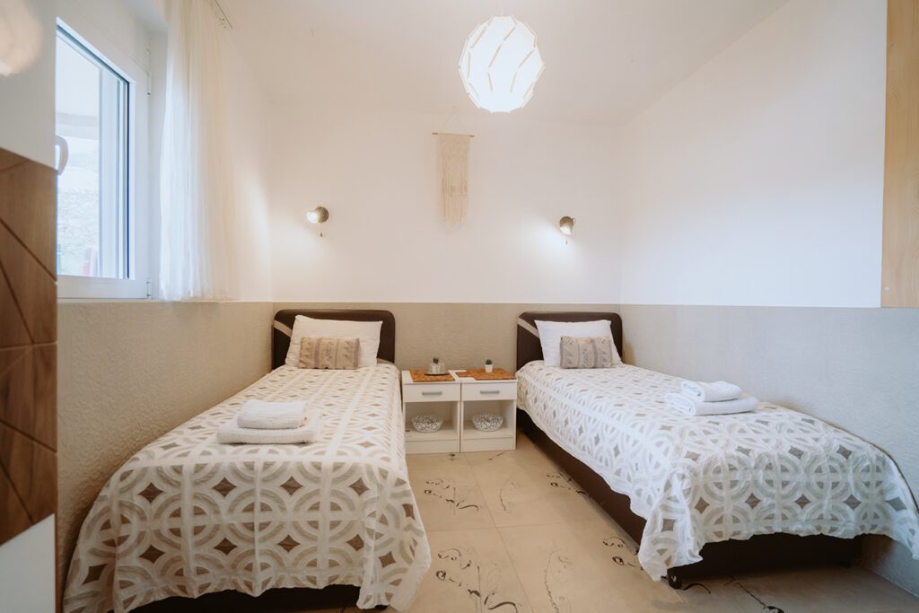 room1 (3)